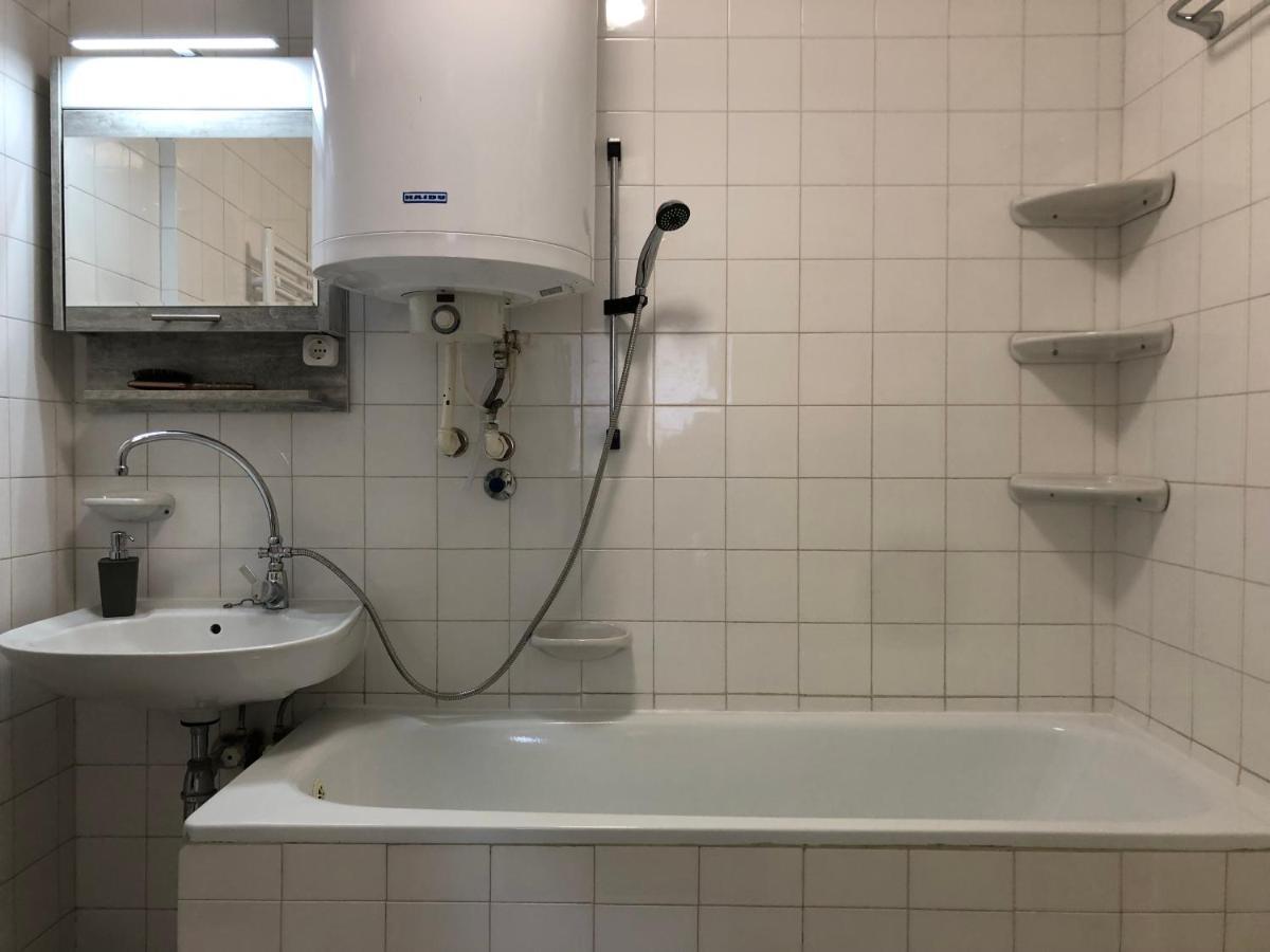 Happy Bunnies Apartman I - Gunarasfurdo Dombóvár 外观 照片
